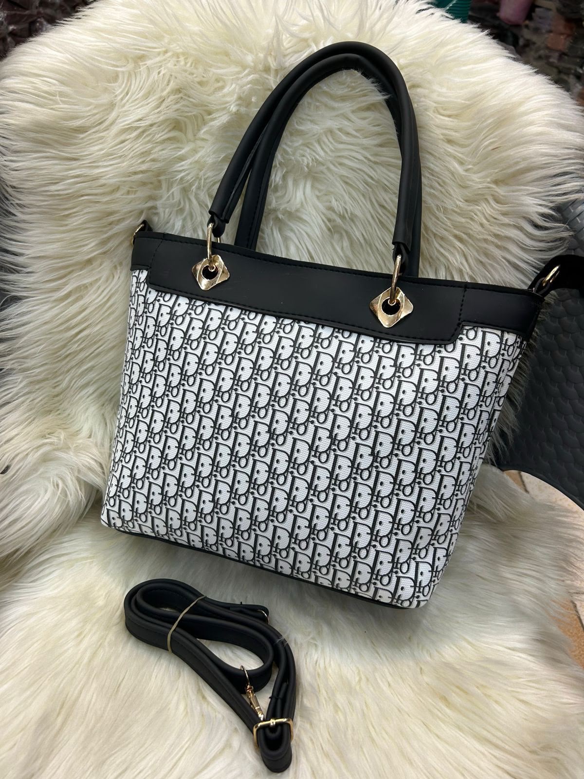 High Quality Medium Size Dior tote Bag With Adjustable Long Belt
