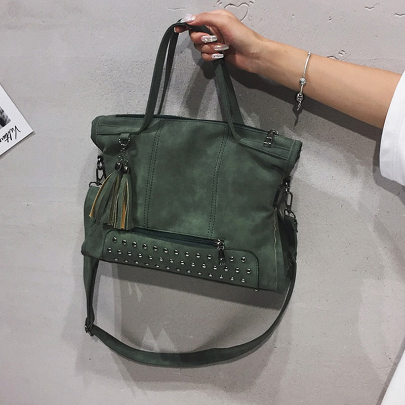 Large Suede Leather Crossbody Bag for Women Top Handle Handbag with Tassels Messenger Bag Female Rivets Tote Shoulder Bags Blosa